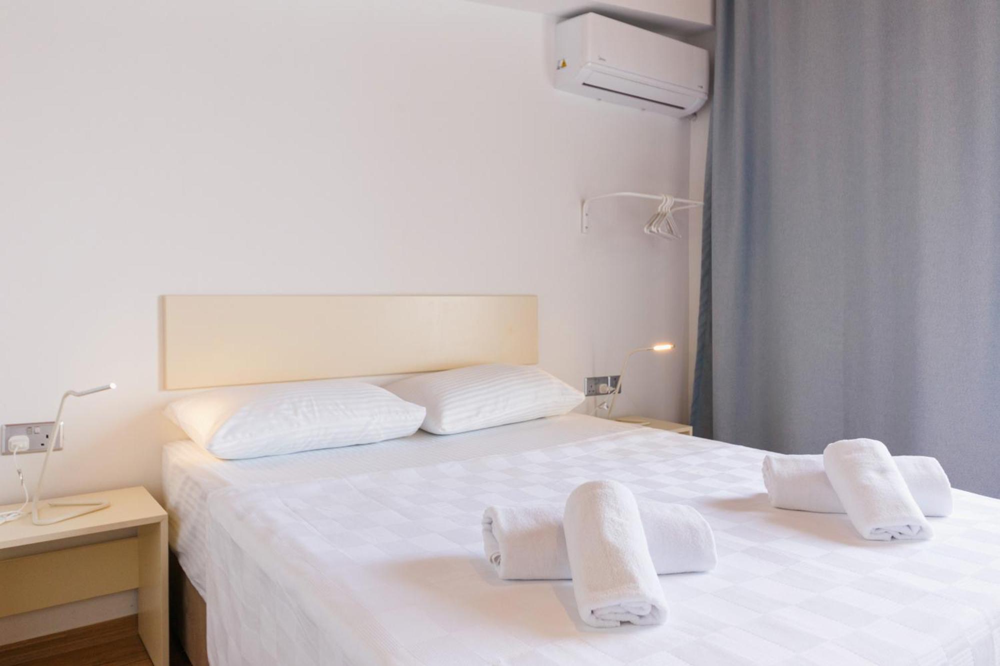 Azure Bay Hotel Ayia Varvara Екстериор снимка