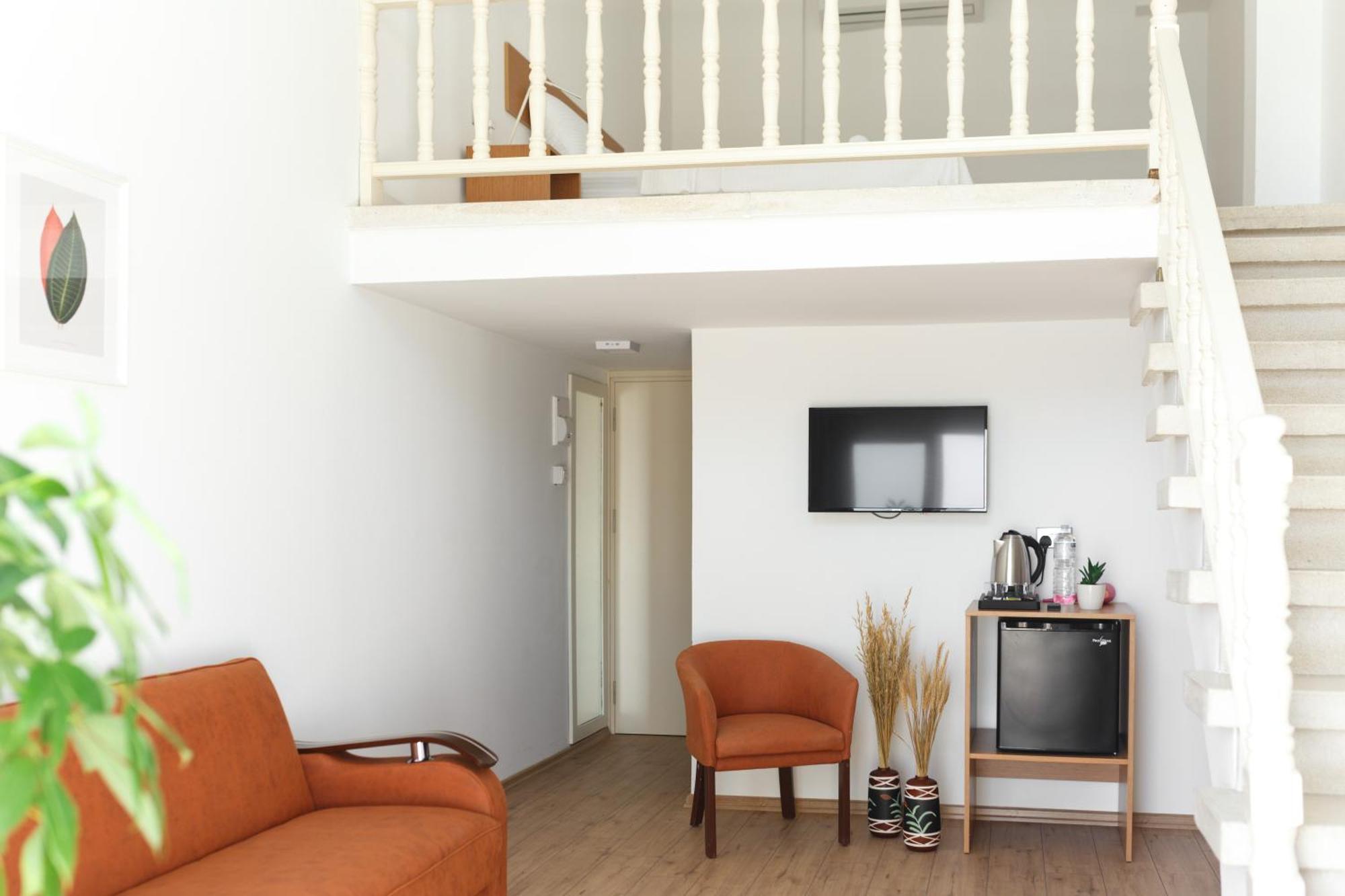 Azure Bay Hotel Ayia Varvara Екстериор снимка