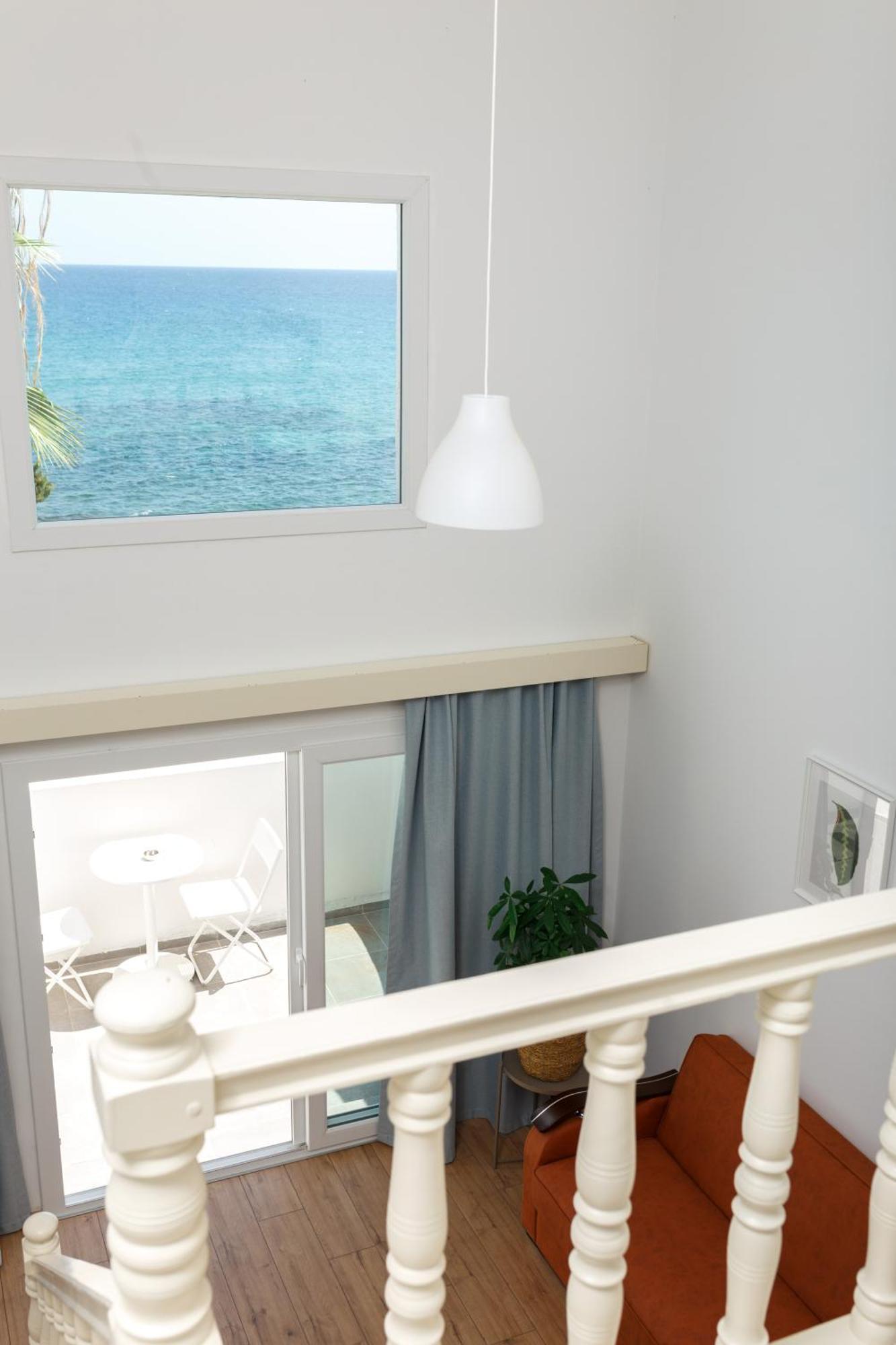Azure Bay Hotel Ayia Varvara Екстериор снимка