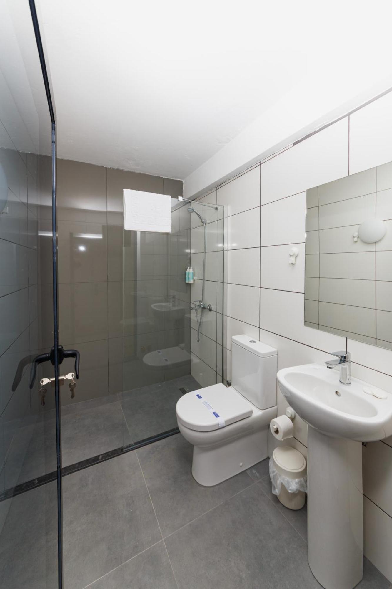 Azure Bay Hotel Ayia Varvara Екстериор снимка