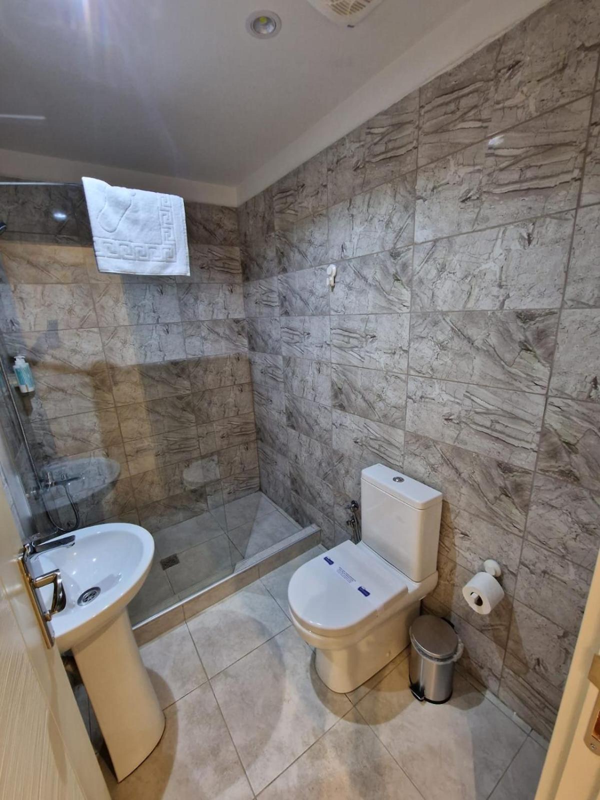 Azure Bay Hotel Ayia Varvara Екстериор снимка